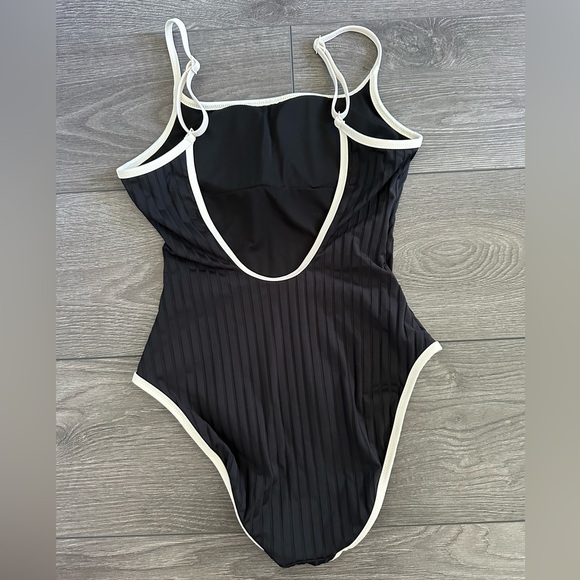 Aerie swimsuit - Picture 2 of 2